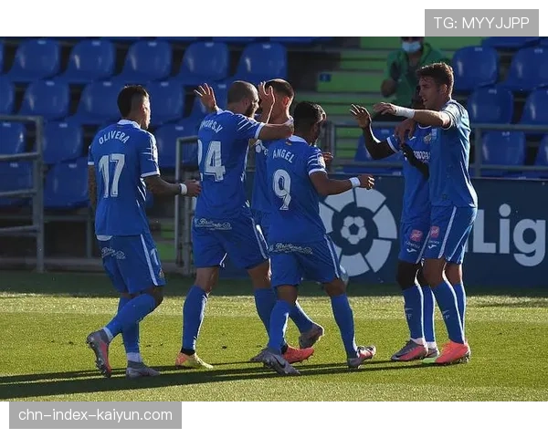 葡萄牙体育B队热身赛3-2胜埃斯托里尔，年轻球员成长